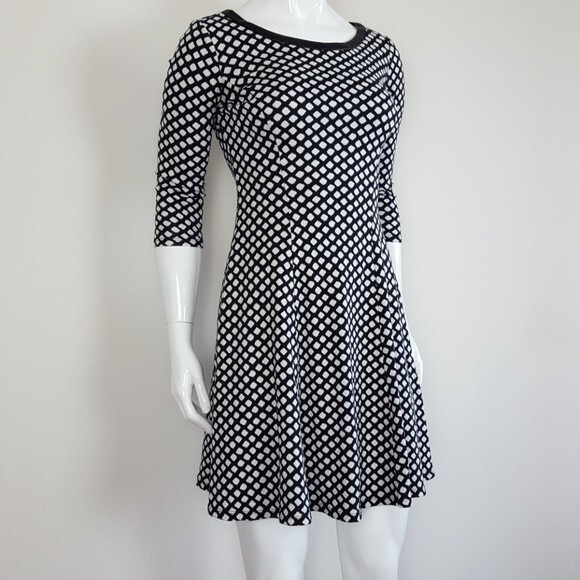 New York & Company Black & White Skater Dress - Picture 5 of 8